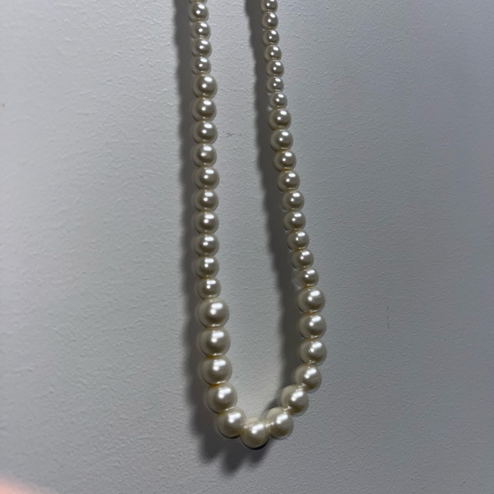 Fashion Jewelry White Pearl Strand Necklace - Women Jewelry - Picture 9 of 9